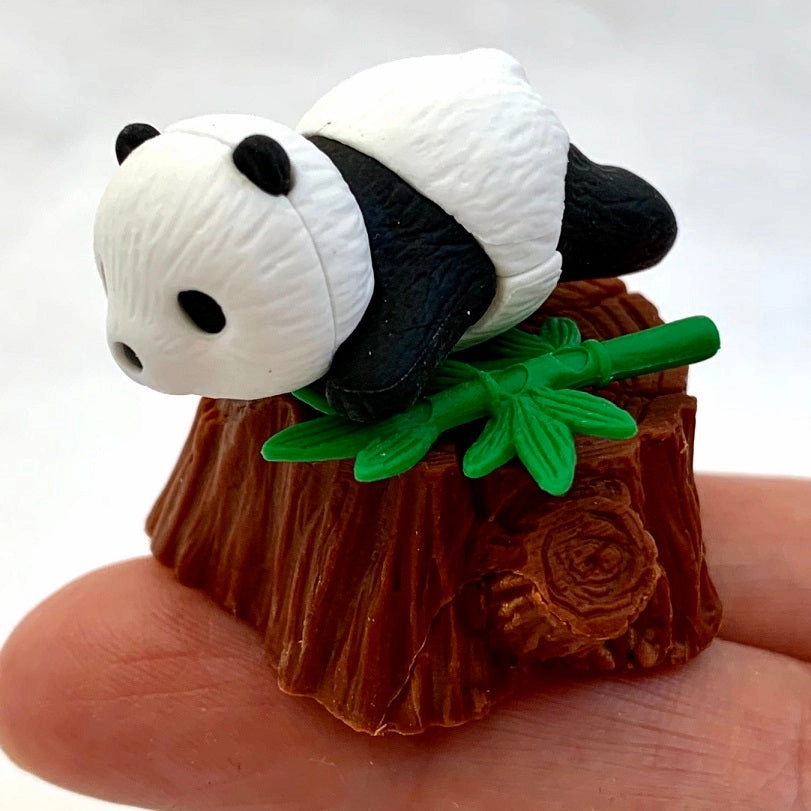 383001 IWAKO PANDA FAMILY ERASERS CARD-SINGLE