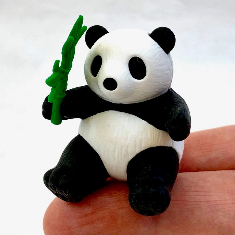 383001 IWAKO PANDA FAMILY ERASERS CARD-SINGLE