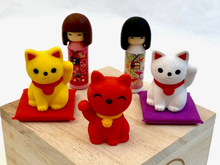 38346 IWAKO DOLL AND CAT ERASER CARD-10 CARDS