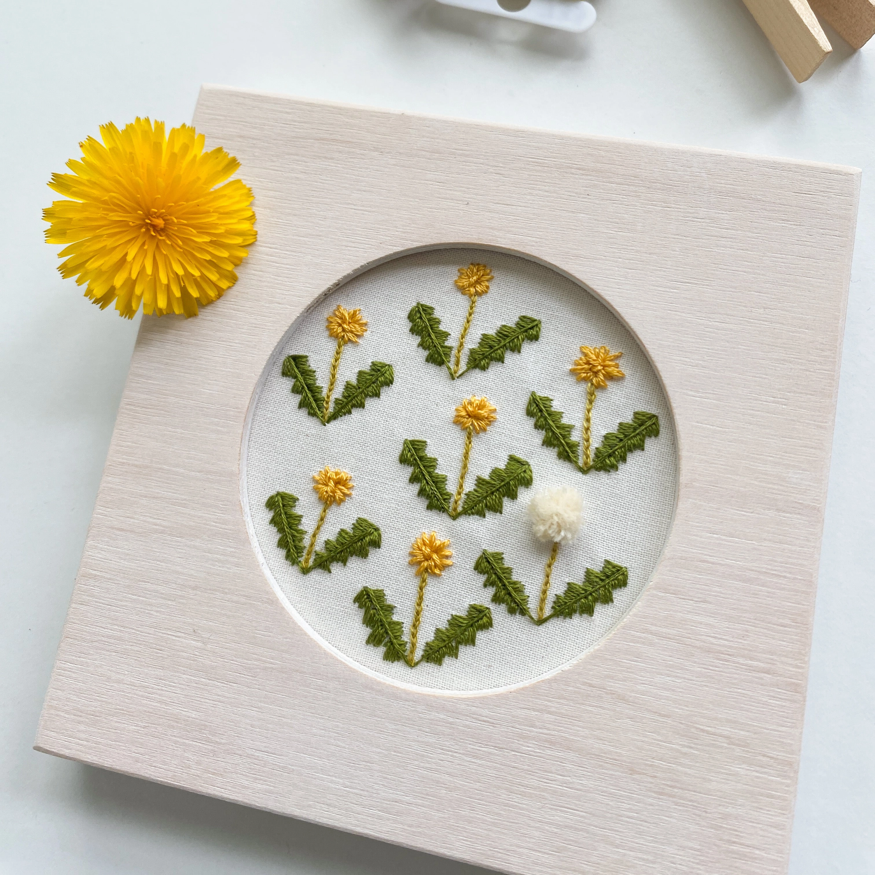 Dandelion Field Embroidery Kit with Frame
