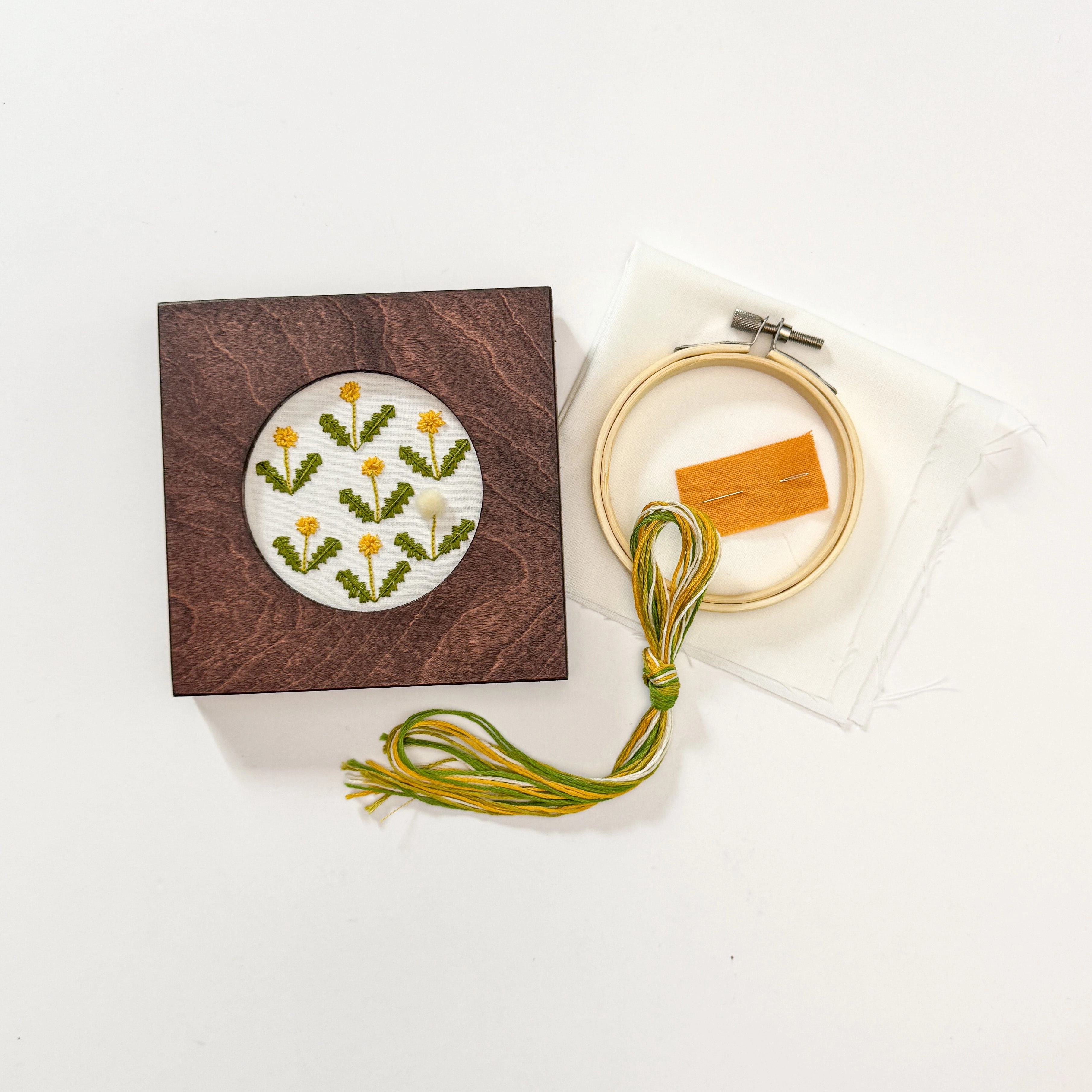 Dandelion Field Embroidery Kit with Frame