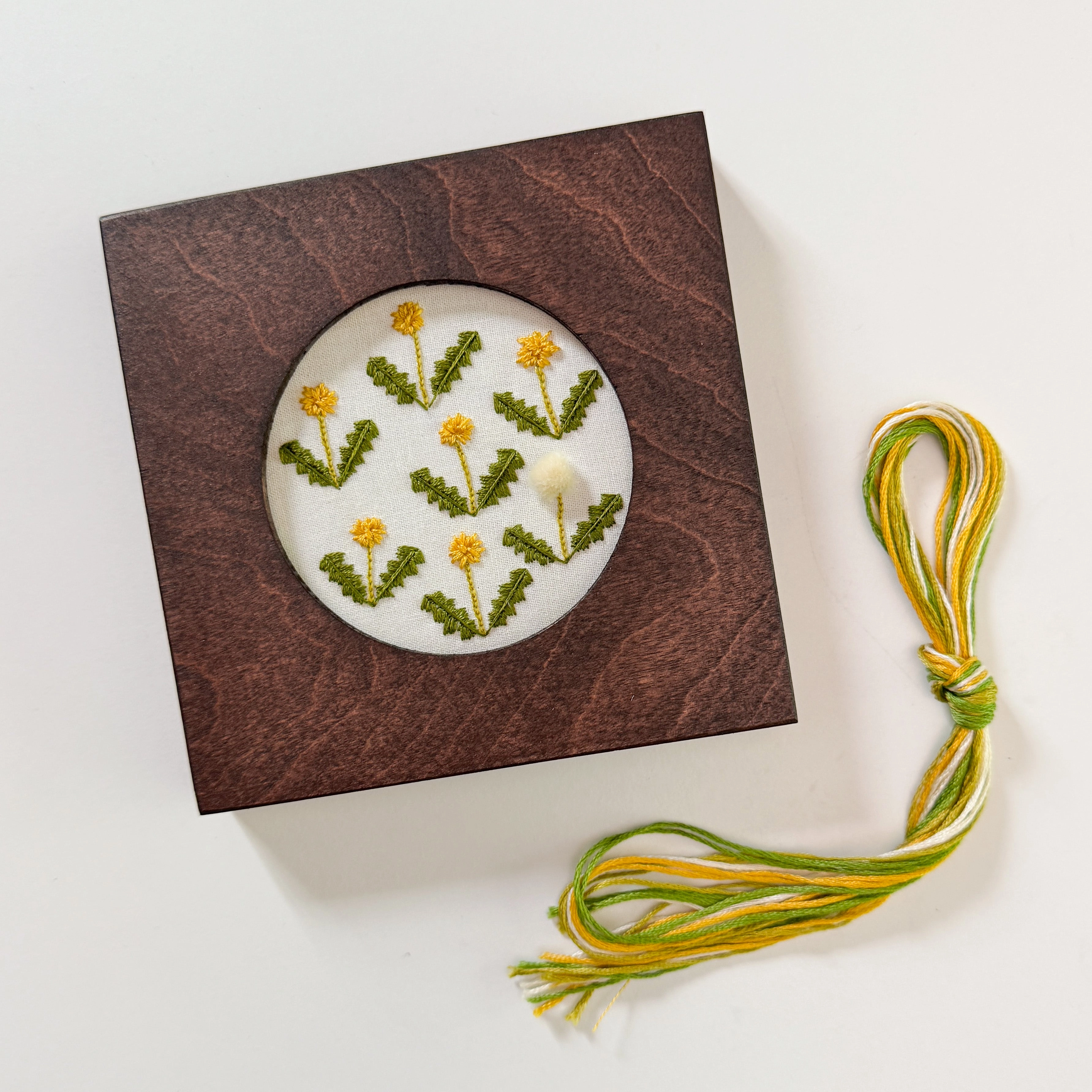 Dandelion Field Embroidery Kit with Frame