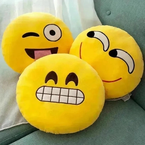 Emoji Pillow Plushie (35 cm)
