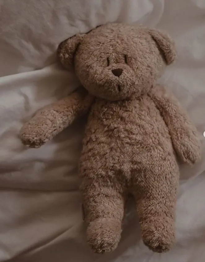 MOONIE HUMMING BEAR SLEEP AID AND NIGHT LIGHT | CAPPUCCINO