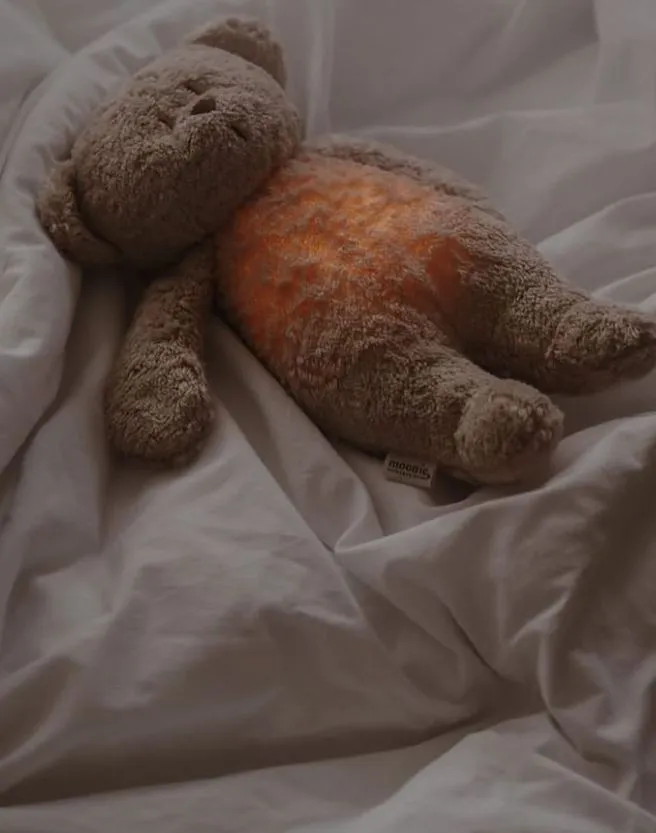 MOONIE HUMMING BEAR SLEEP AID AND NIGHT LIGHT | CAPPUCCINO