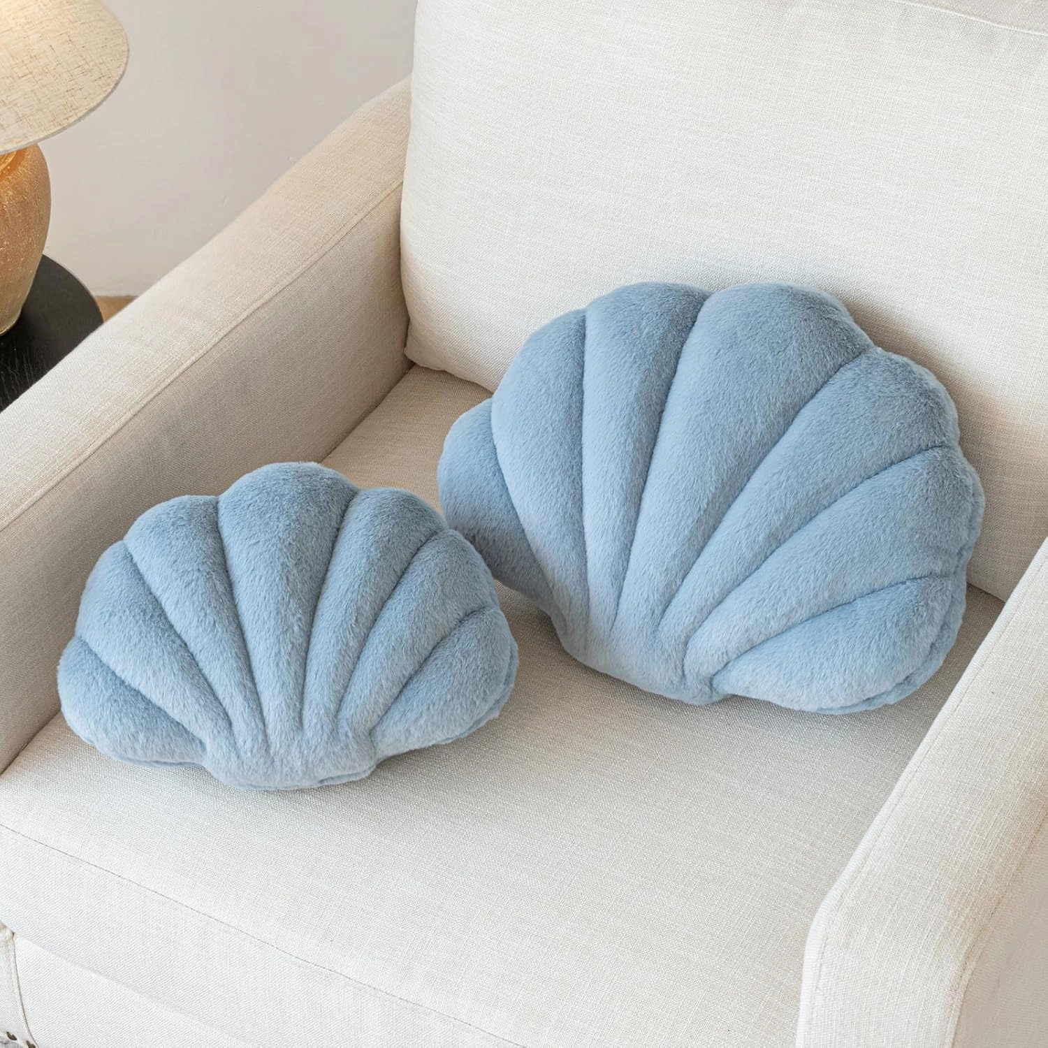 Shell Pillow, Seashell Throw Pillow with Soft Rabbit Plush for Couch Bed, Shell Shaped Decorative Ocean Pillow Stylish Beach Cushion Room Decor Aesthetic for Bedroom Livingroom
