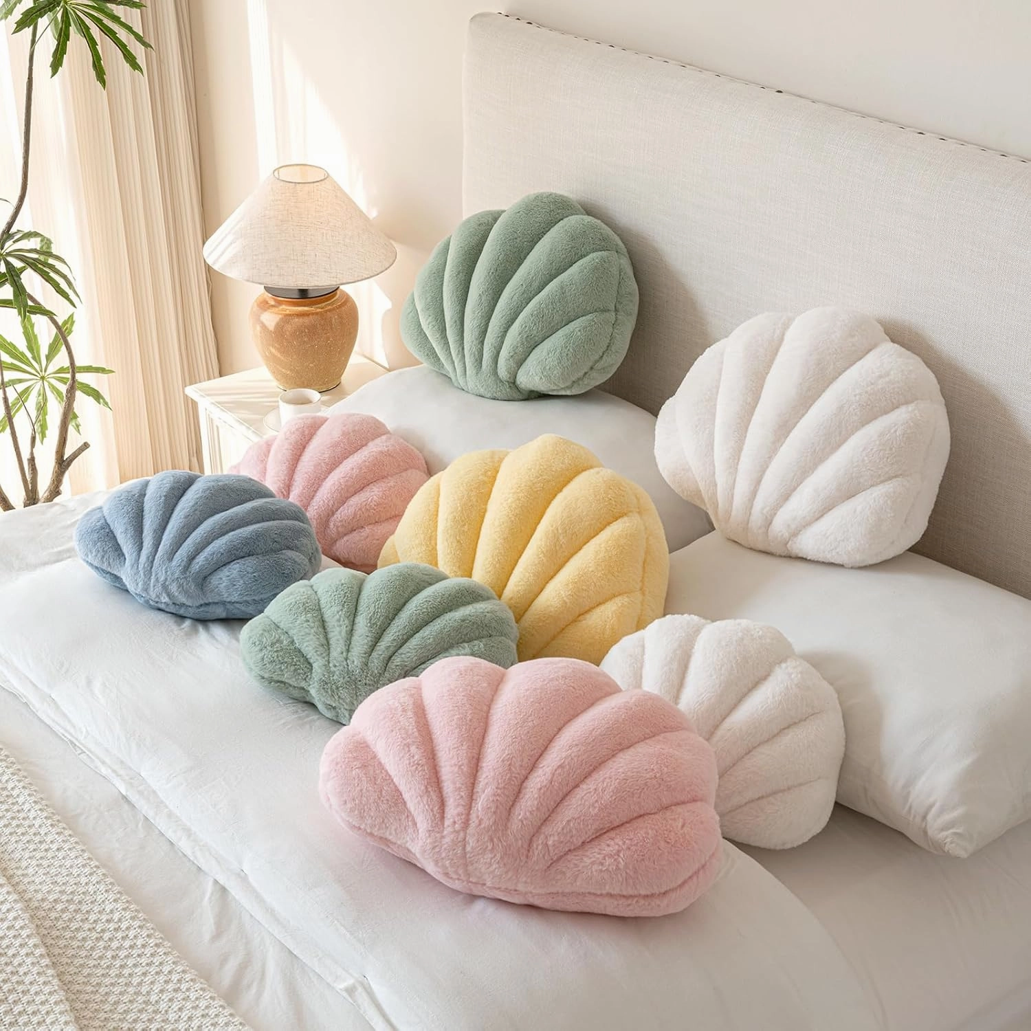 Shell Pillow, Seashell Throw Pillow with Soft Rabbit Plush for Couch Bed, Shell Shaped Decorative Ocean Pillow Stylish Beach Cushion Room Decor Aesthetic for Bedroom Livingroom