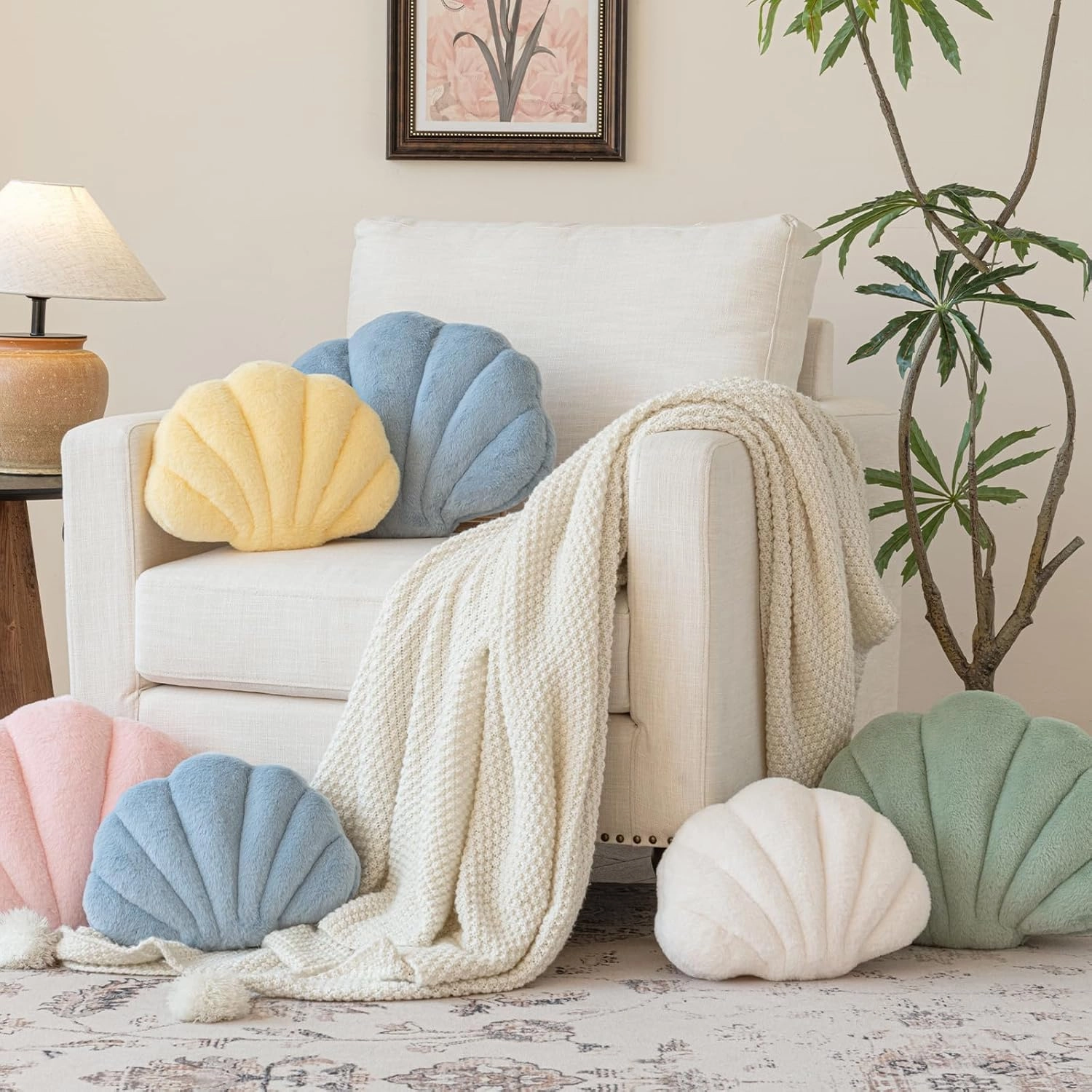 Shell Pillow, Seashell Throw Pillow with Soft Rabbit Plush for Couch Bed, Shell Shaped Decorative Ocean Pillow Stylish Beach Cushion Room Decor Aesthetic for Bedroom Livingroom